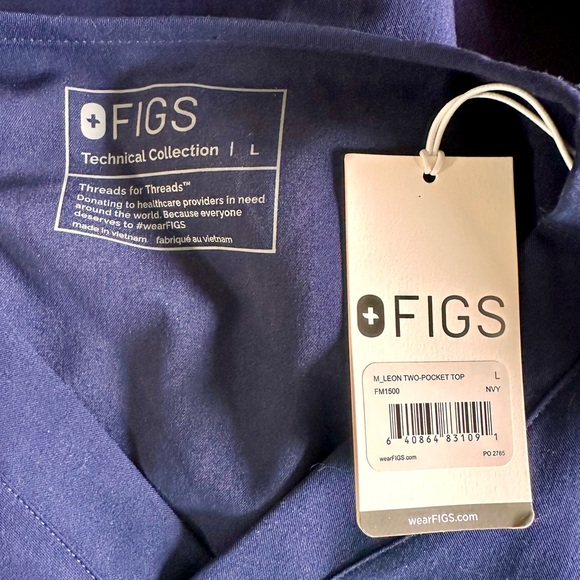 NWT Figs Men's Leon 2-Pocket Top in Navy Blue V-Neck Shirt - Picture 4 of 6
